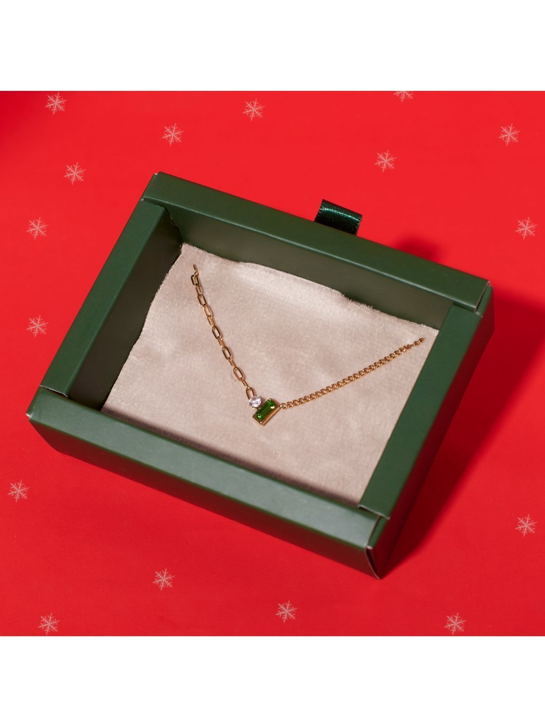 SALTY Secret Santa Christmas Emerald Cheer Box For Women