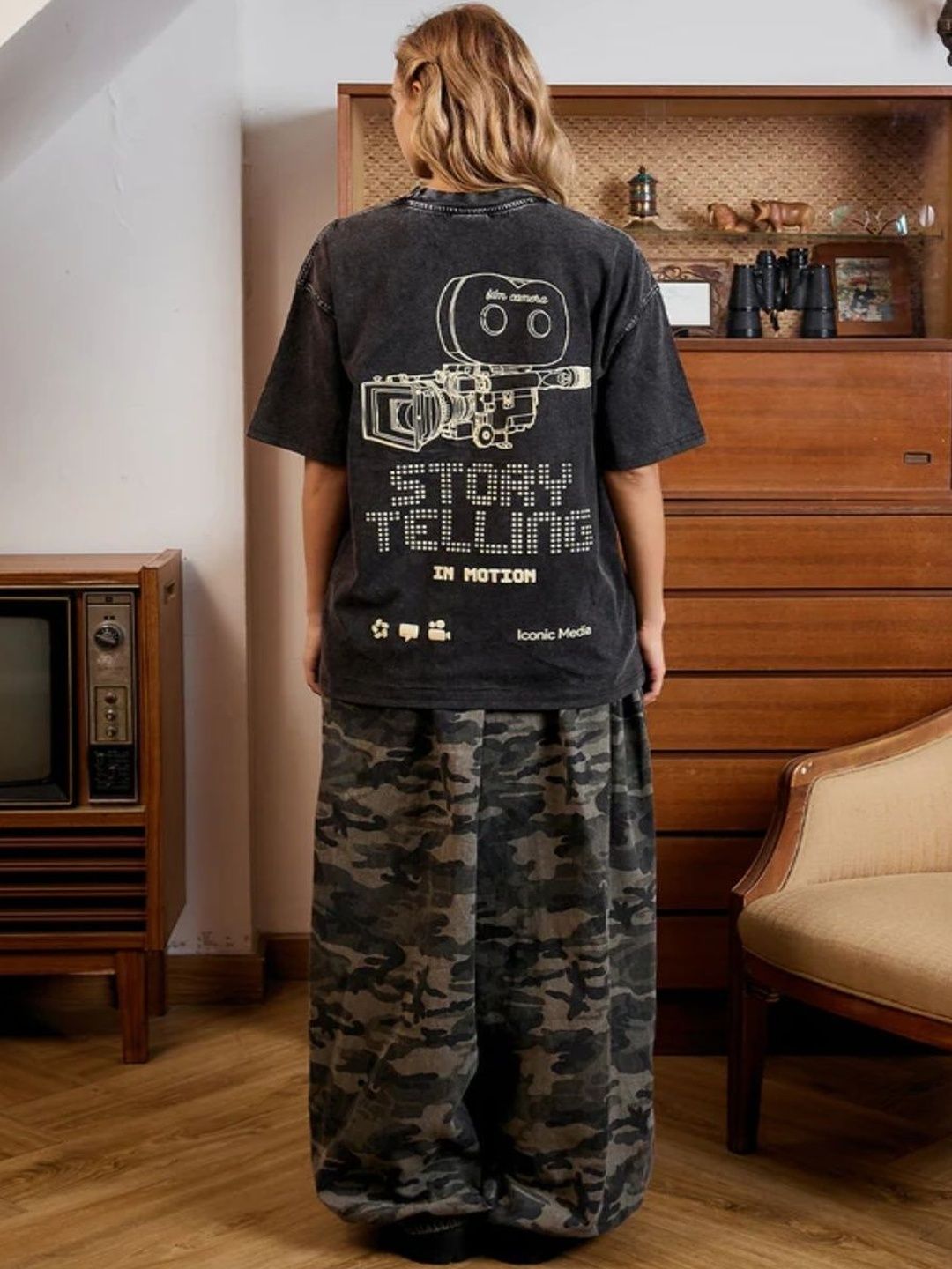 Iconic Media Oversized Graphic T-shirt