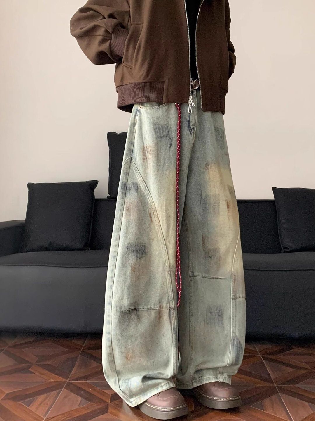 Men Wide Leg Low-Rise Light Fade Jeans