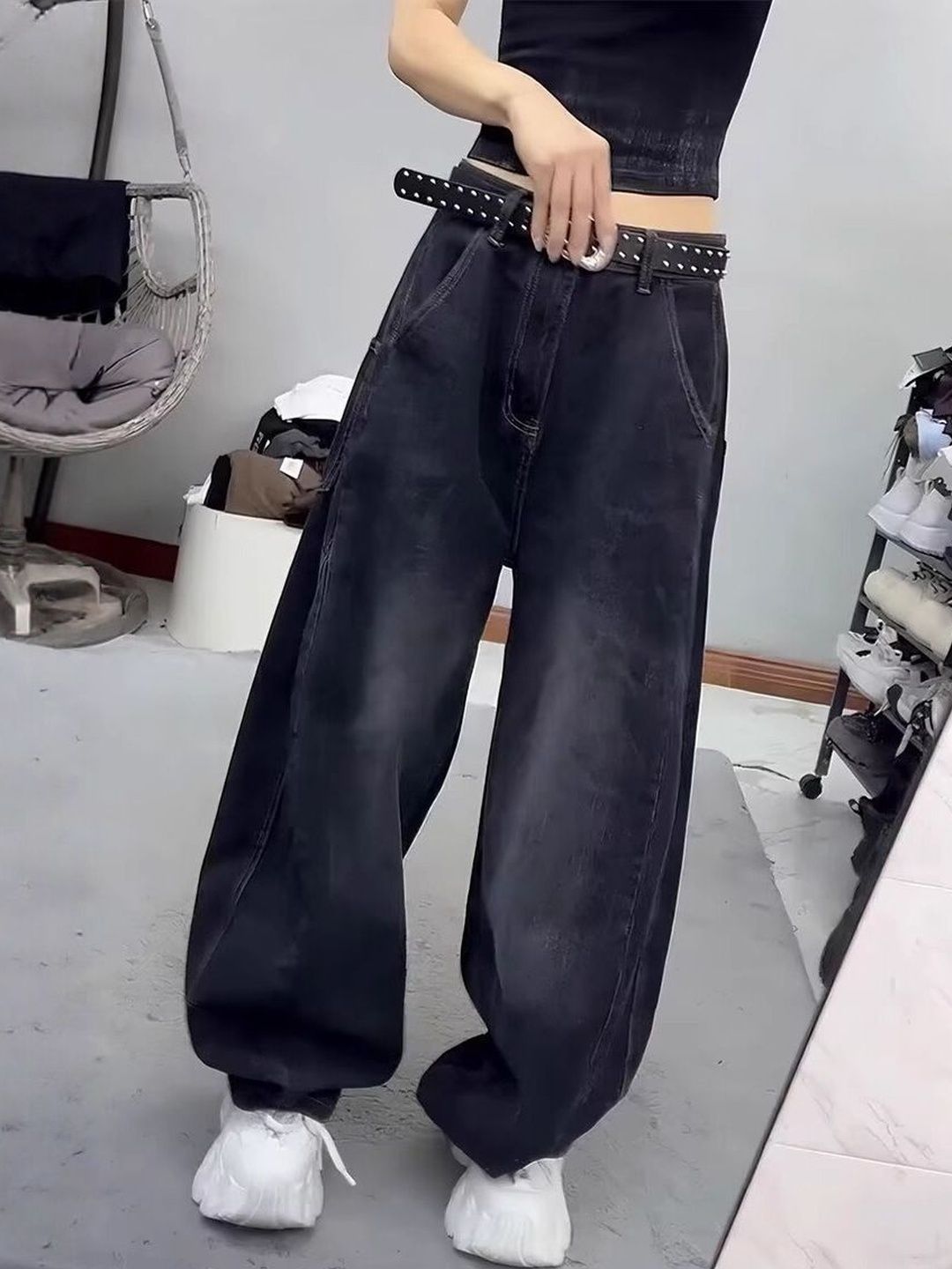 Women Wide Leg Mid-Rise Light Fade Jeans