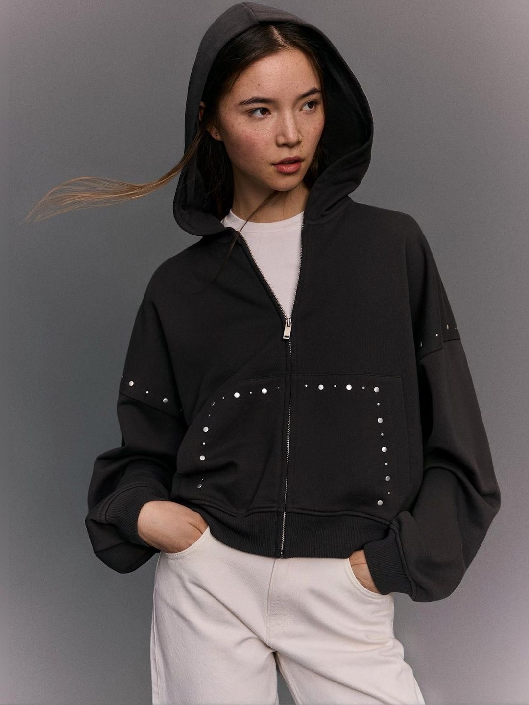 Zip-up studded hood sweatshirt
