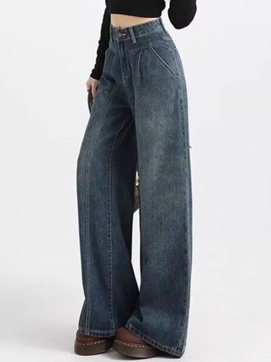 Women Straight Fit Mid-Rise Dark Fade Jeans