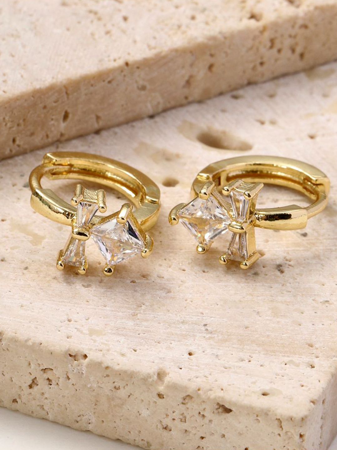 SALTY Gold-Plated Star Flower Contemporary Studs Earrings