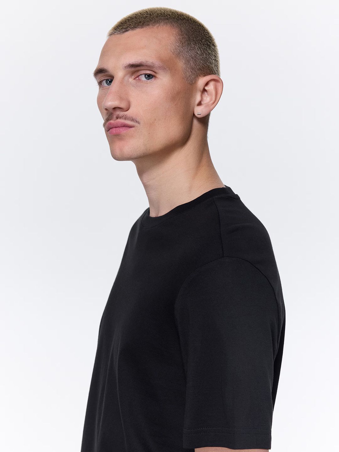 HM Men Black Solid Cotton Pure Cotton T-shirt Regular Fit
