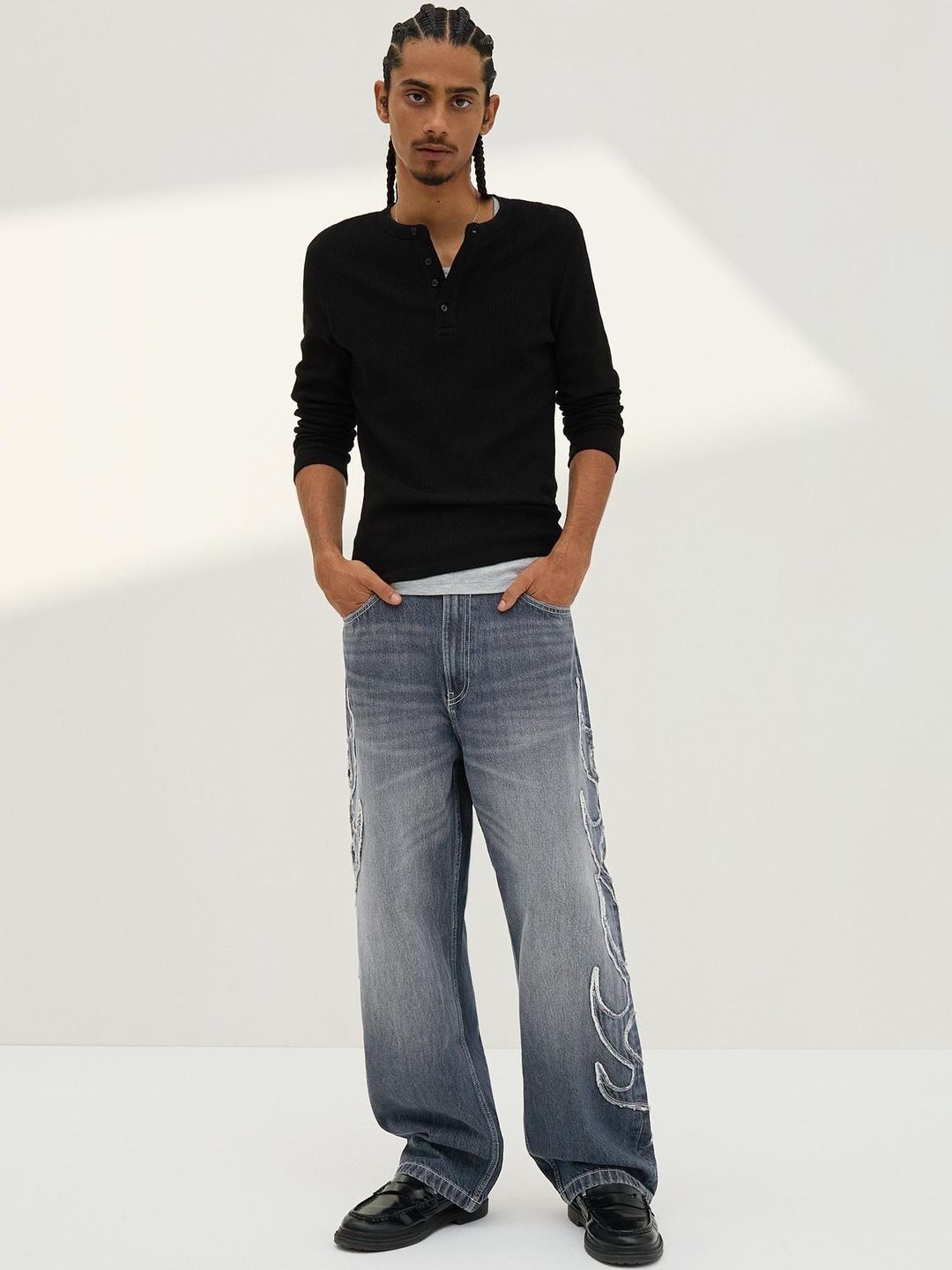 Baggy patch jeans