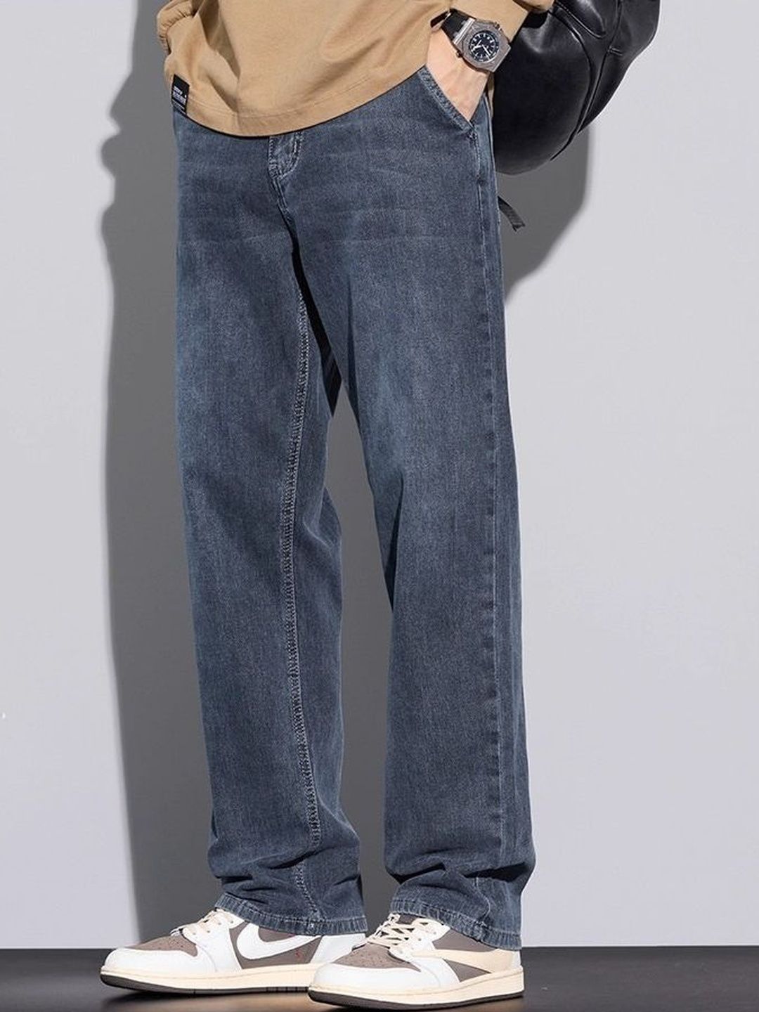 Men Regular Fit Mid-Rise Light Fade Jeans