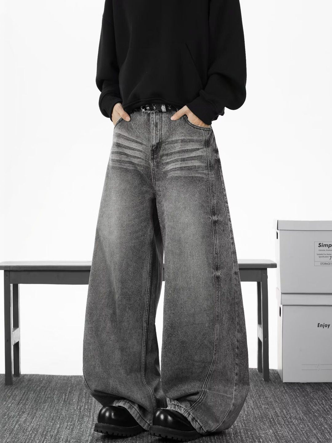 Men Wide Leg Mid-Rise Light Fade Jeans