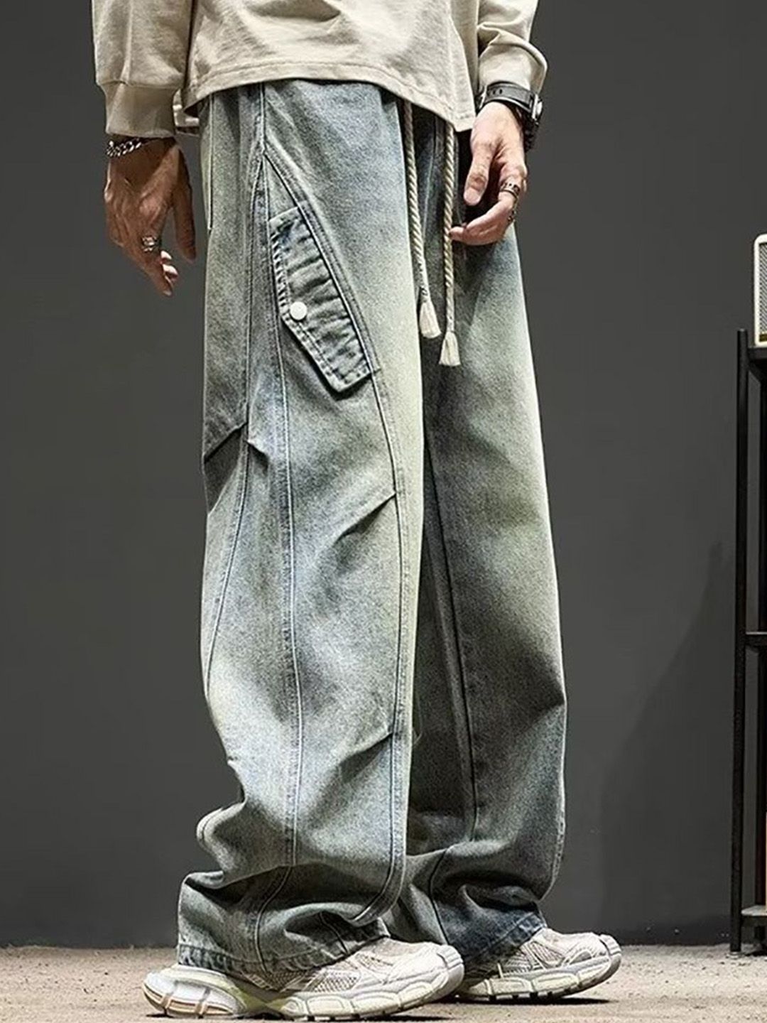 Men Mid-Rise Light Fade Jeans