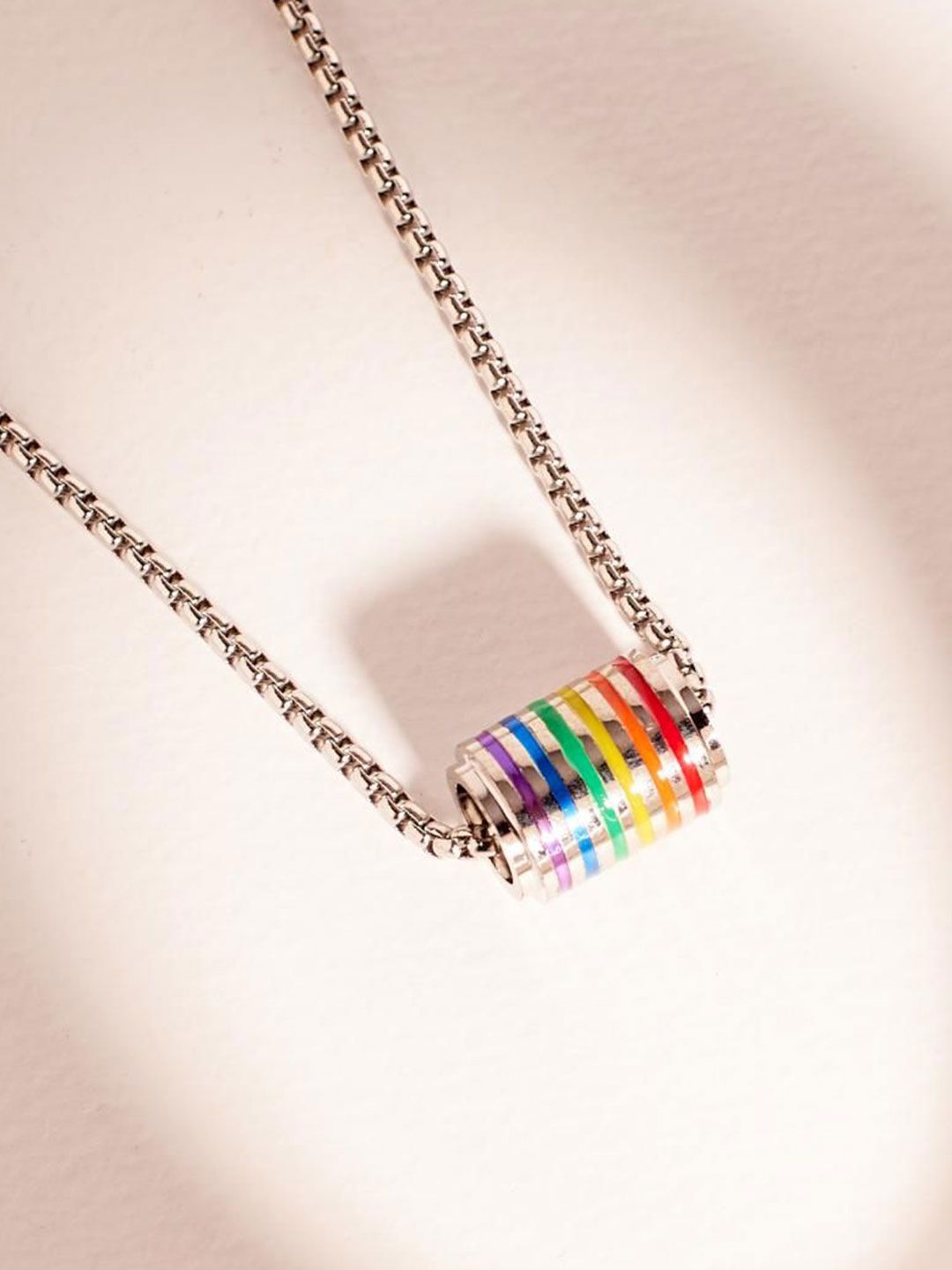 SALTY Men Rainbow Rotate -Shaped Pendants With Chains