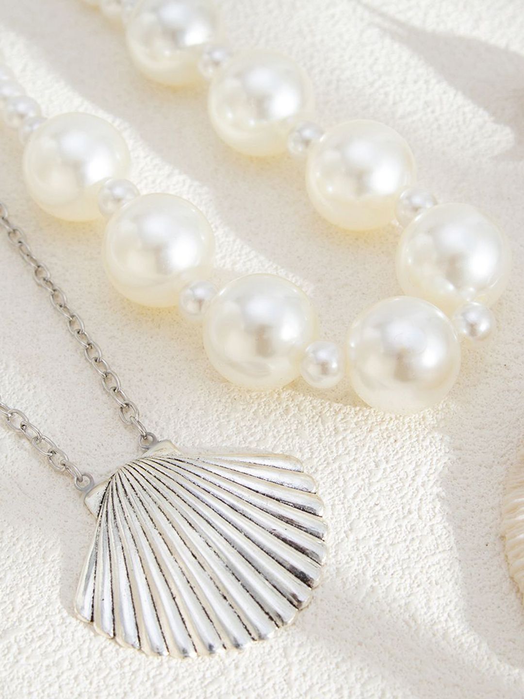 Silver-Plated Pearls Beaded Minimal Necklace