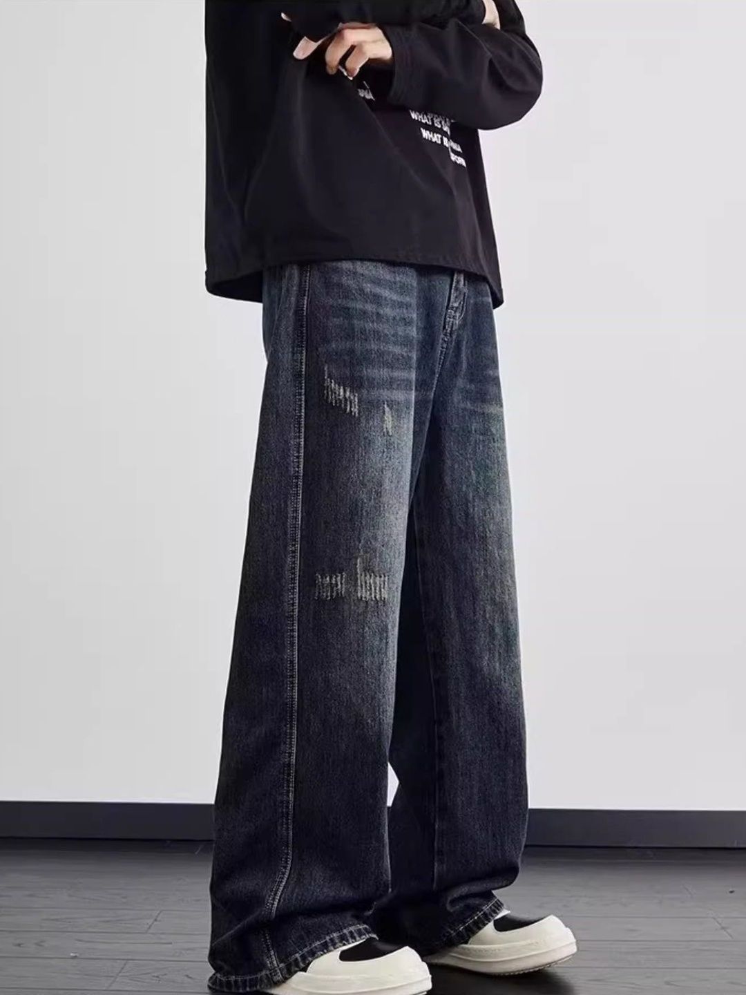 Men Wide Leg Mid-Rise Light Fade Jeans