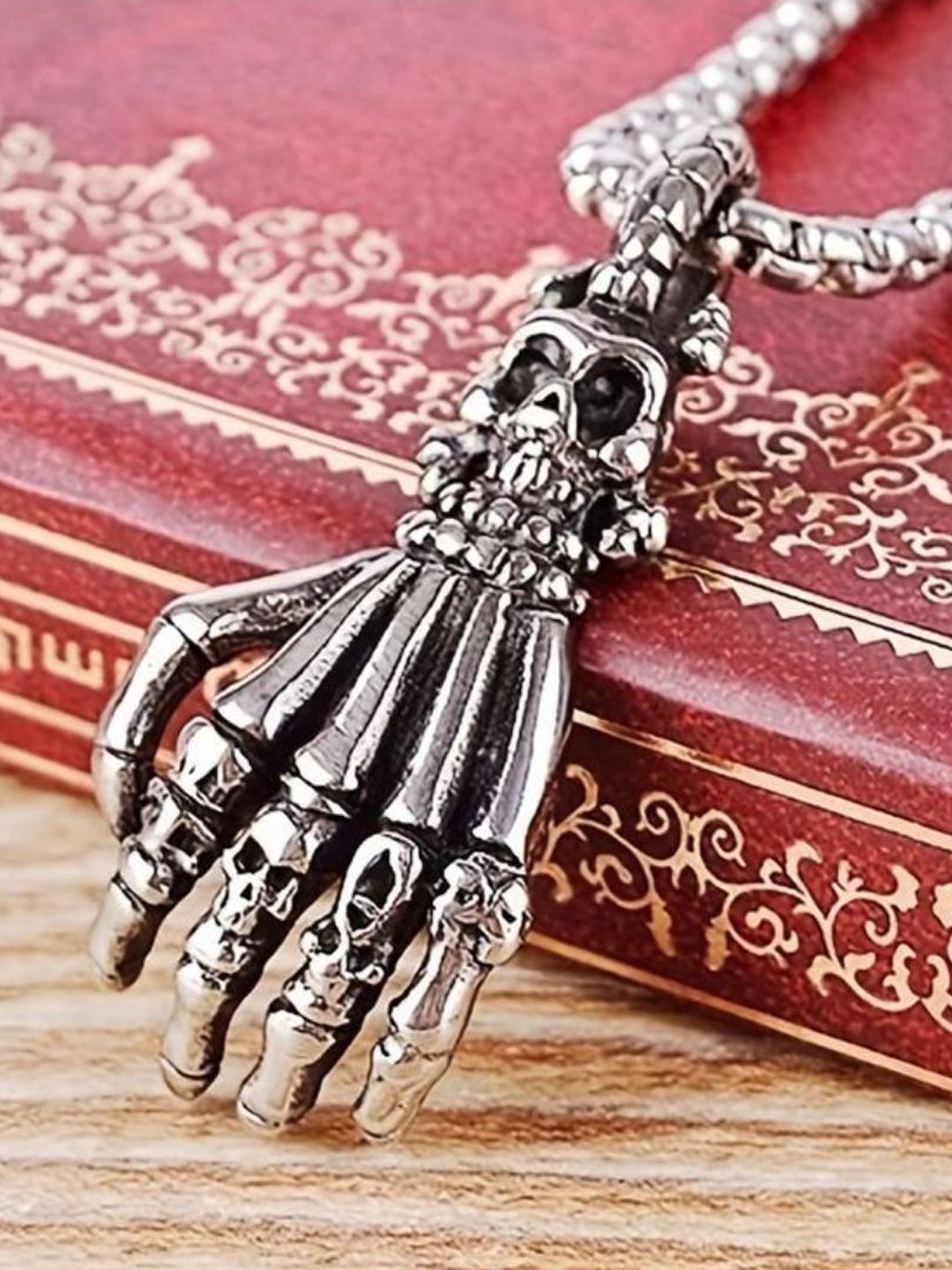 SALTY Bone-jangle Pendant & Chain
