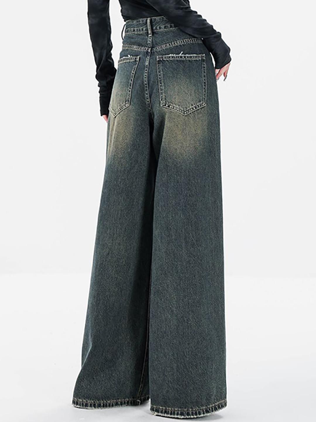 Women Relaxed Fit Heavy Fade Jeans