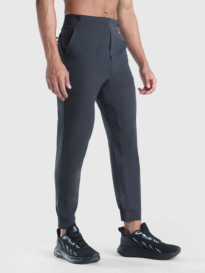 Men Tapered Fit Mid Rise Joggers