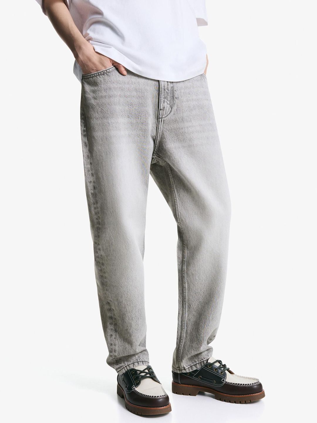Tapered loose fit jeans