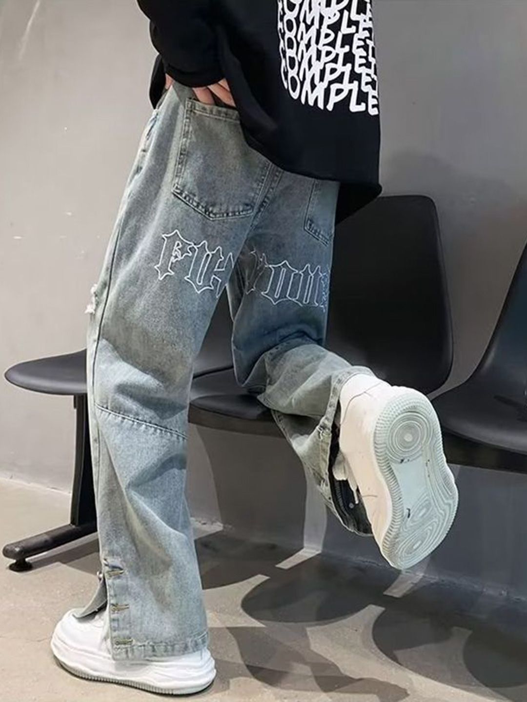 Men Straight Fit Mid-Rise Low Distress Light Fade Jeans