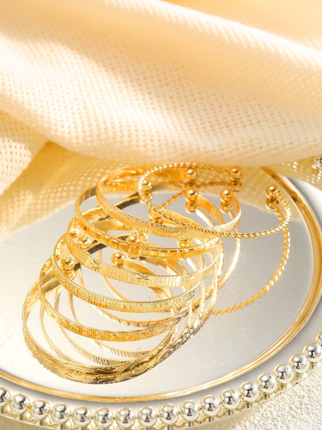 Women 7 Gold-Plated Bangle-Style Bracelet