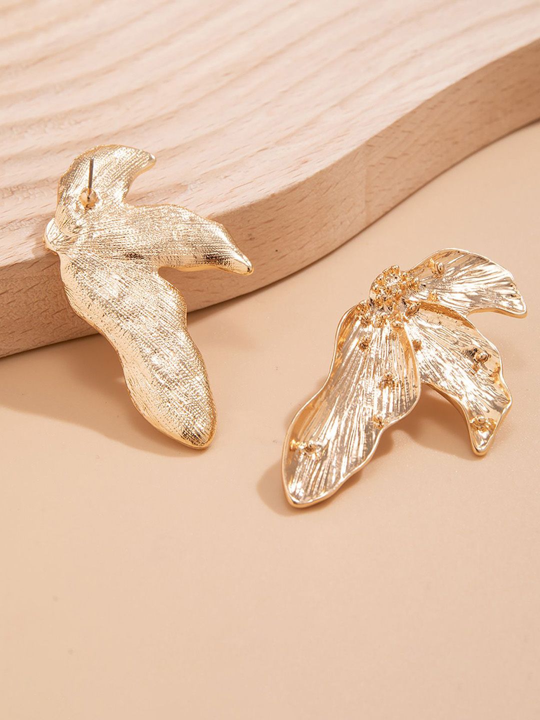 Leaf Shaped Studs Earrings
