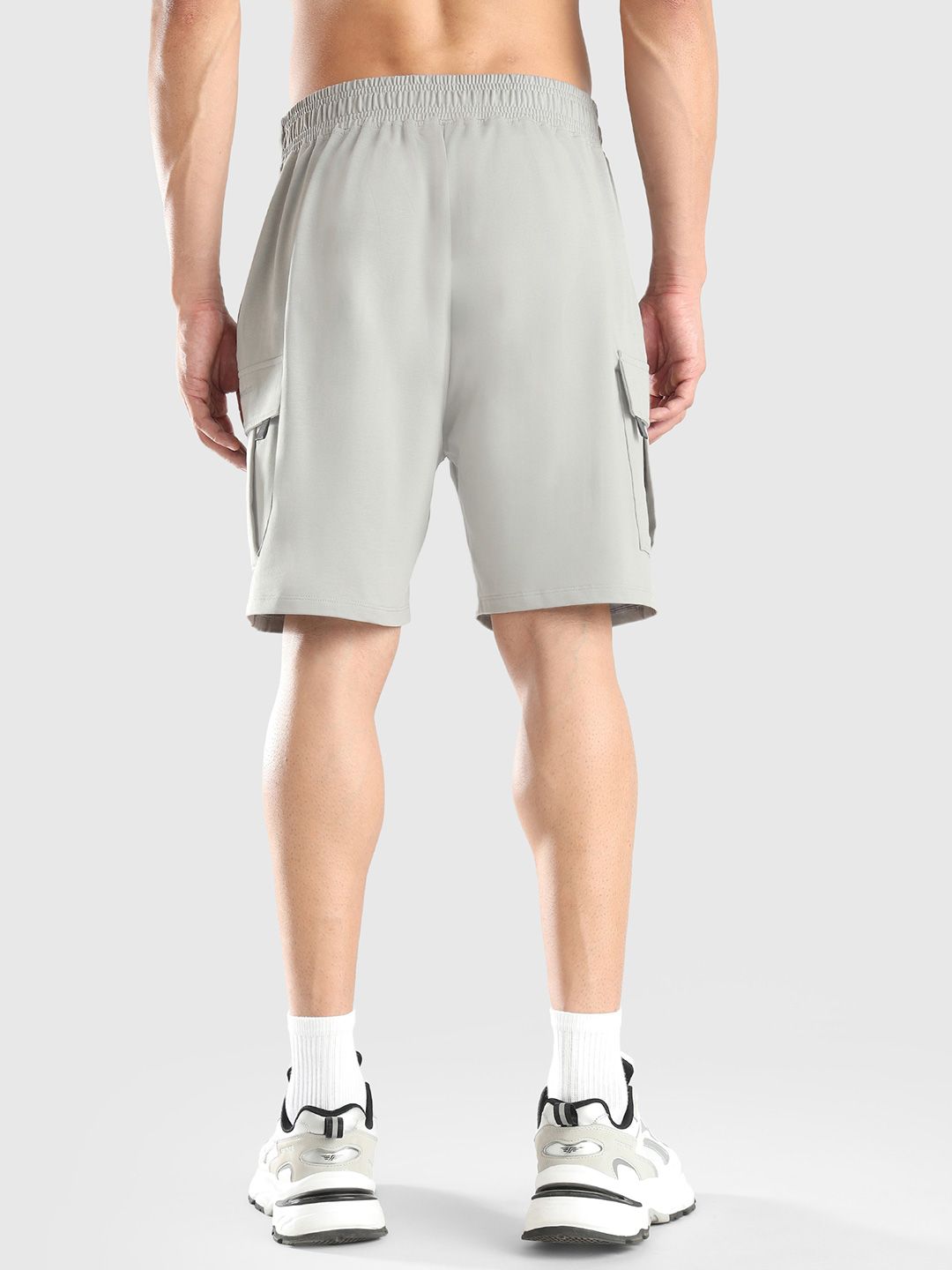 Men Regular Fit Mid-Rise Cargo Shorts