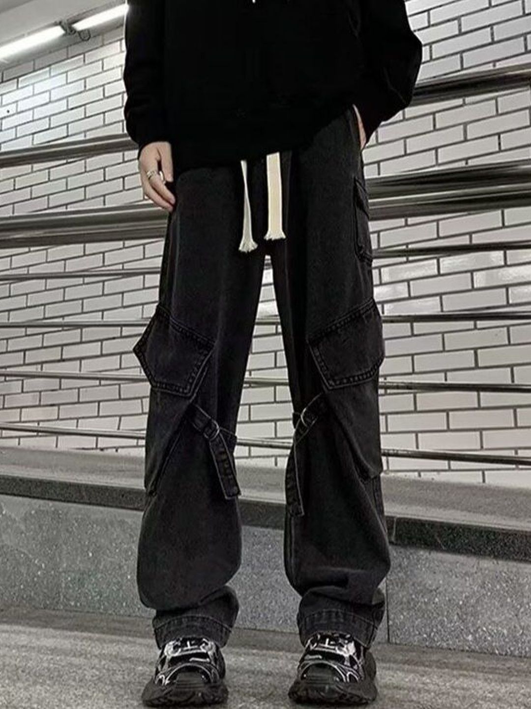Men Relaxed Fit Mid-Rise Light Fade Jeans