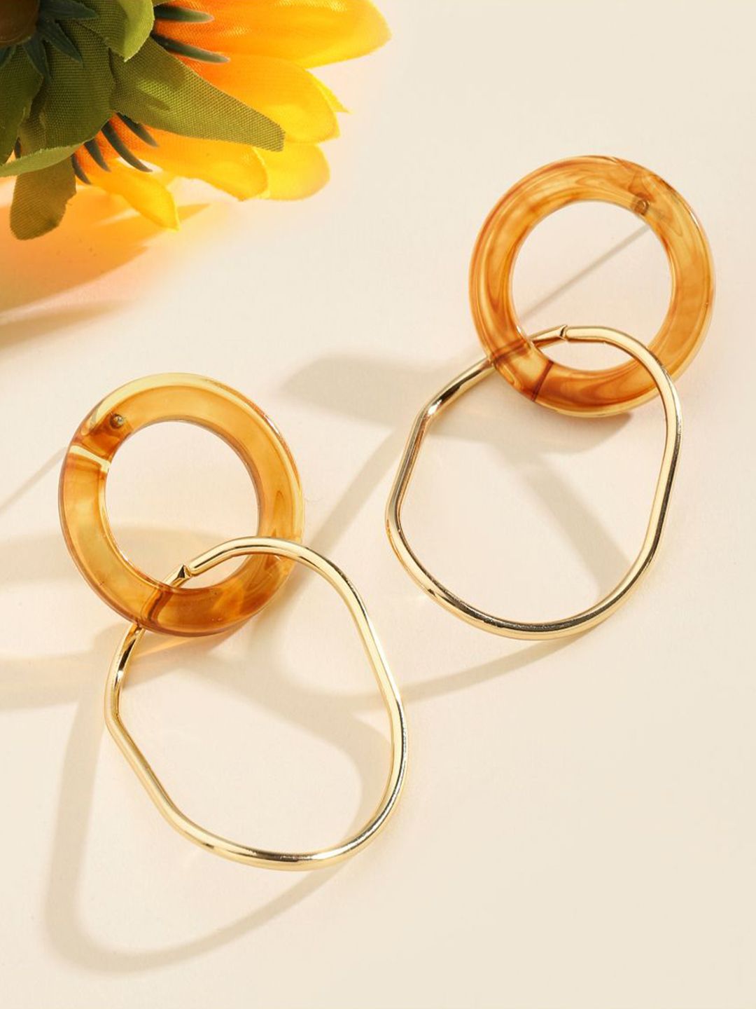 SALTY Pack of 2 Women Digi Link Luxury Gold Earring