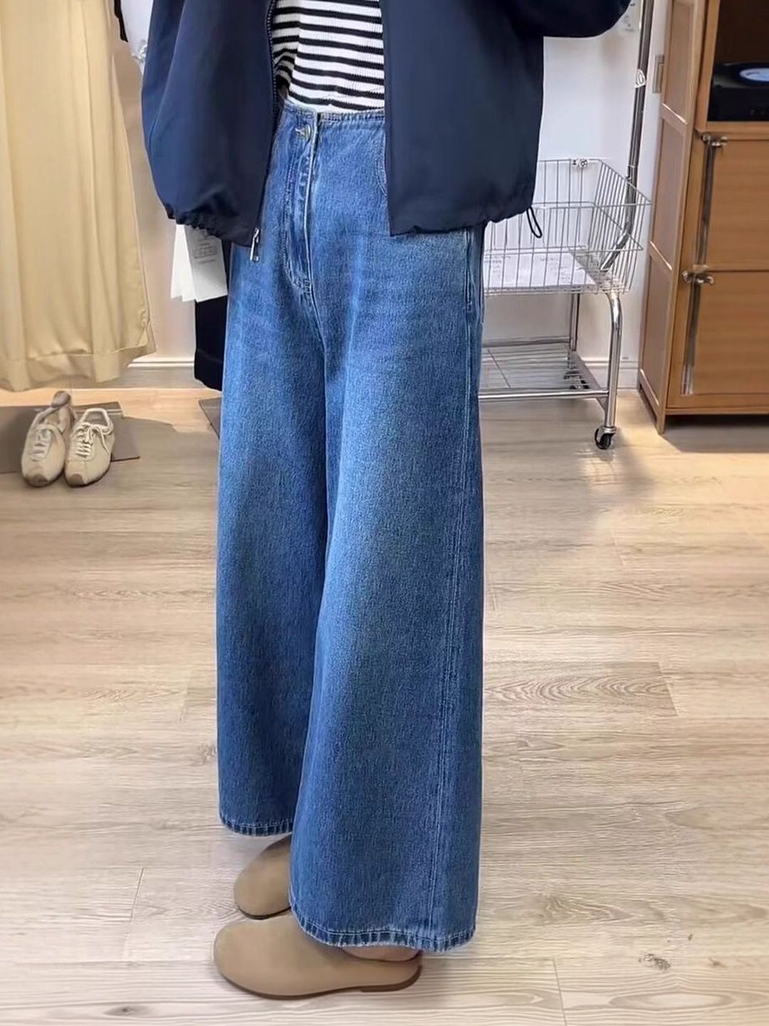 Women Flared Mid-Rise Light Fade Jeans