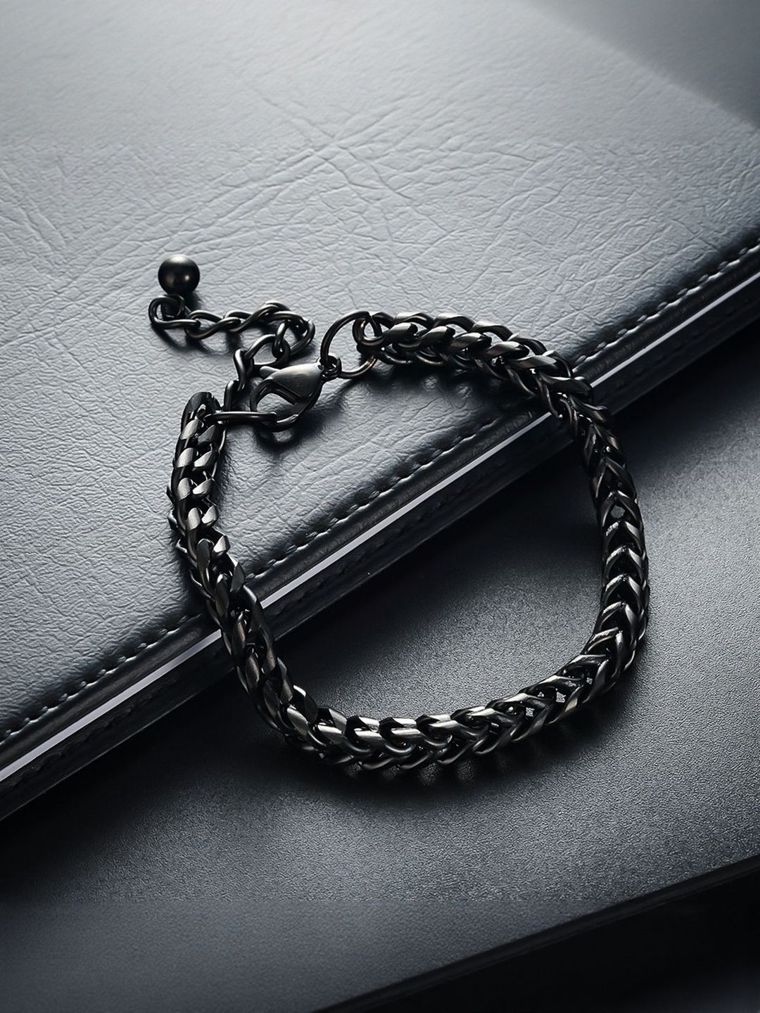 Men Handcrafted Copper-Plated Armlet Bracelet