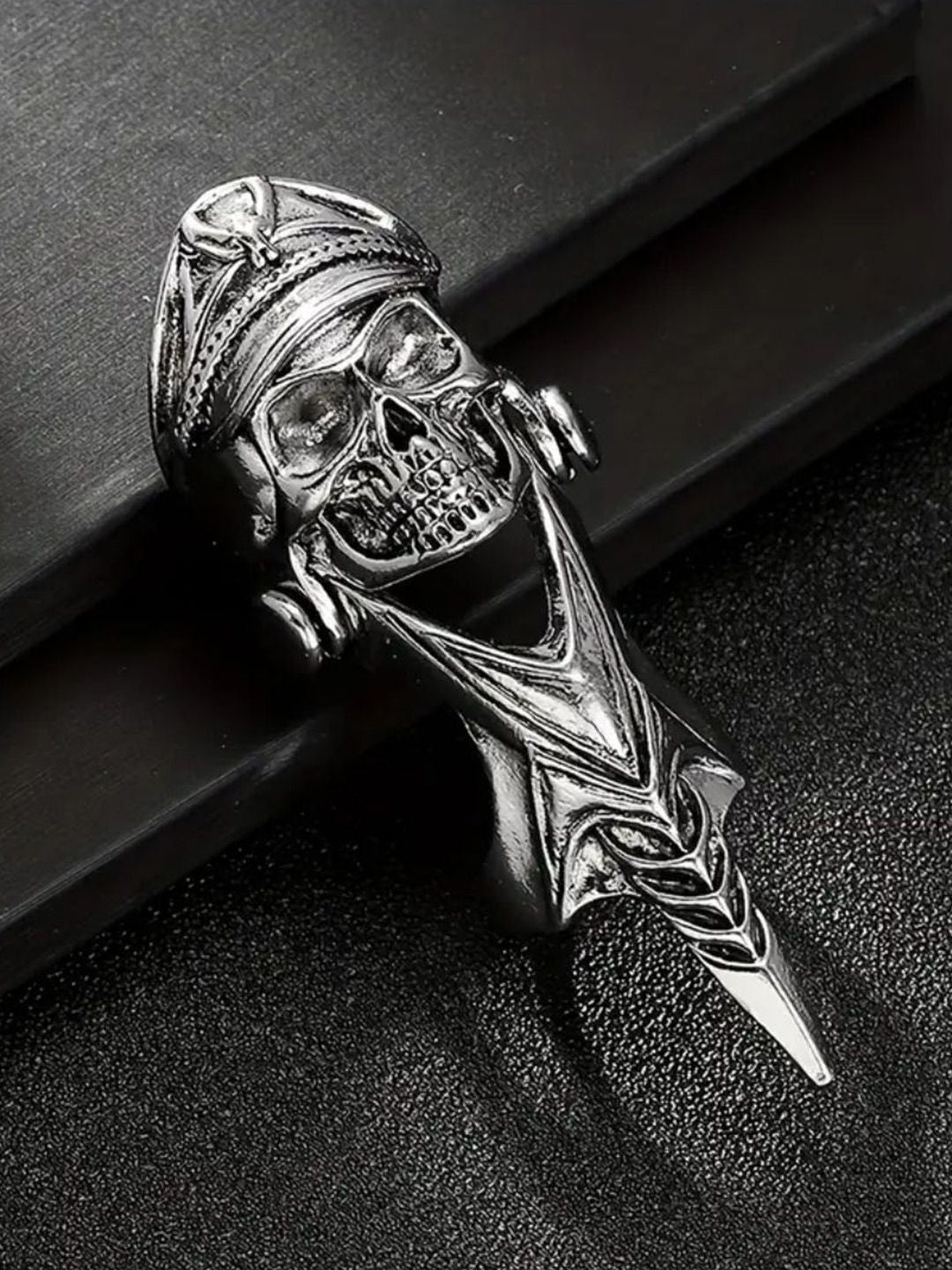 SALTY Men Ghost of the Sea Finger Ring