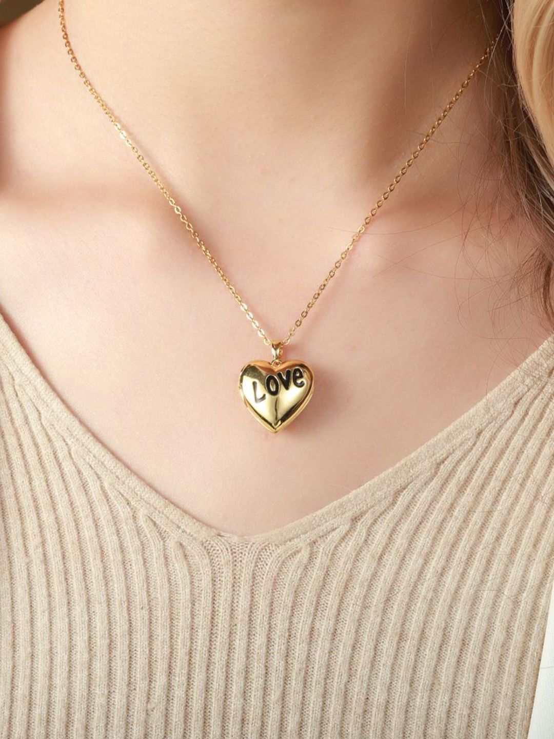 SALTY Heart Shaped Pendant With Chain