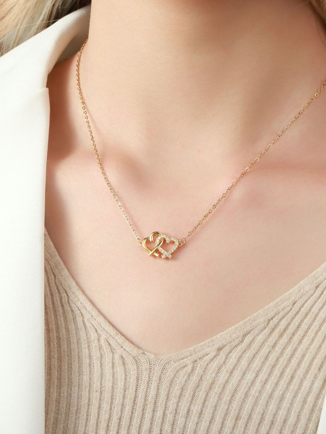 SALTY Set Of 5 Rings With Hearts & Sunshine Pendant Chain Jewellery Set