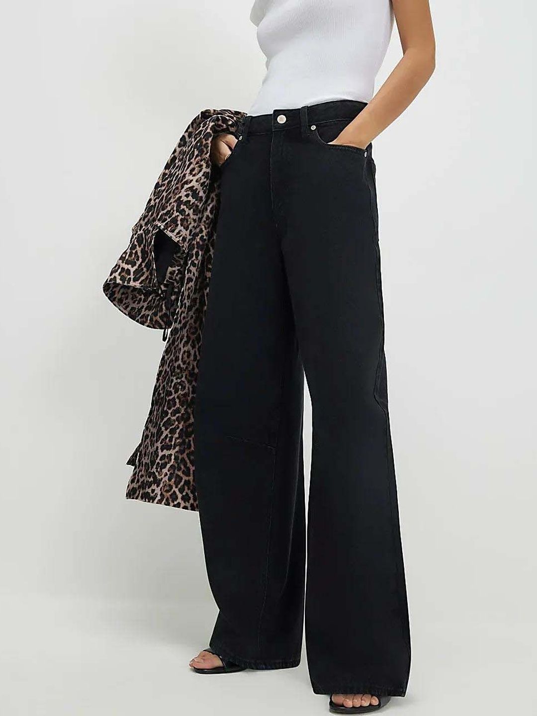 Women Classic Wide Leg High-Rise Stretchable Jeans