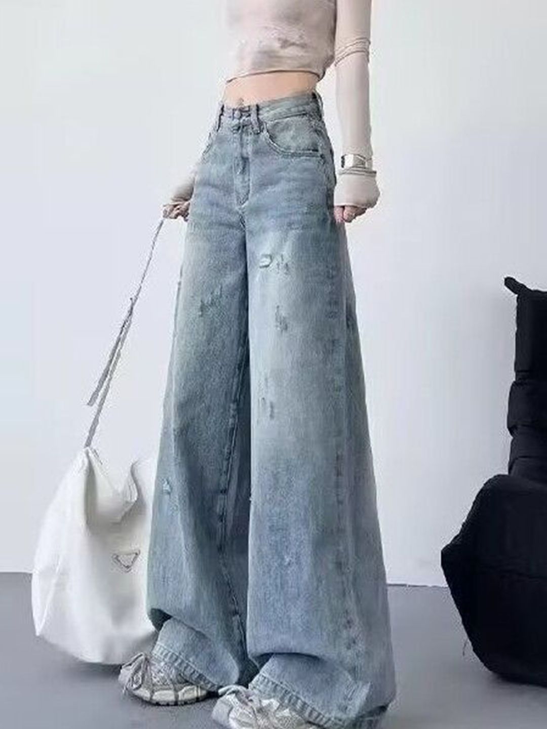 Women Wide Leg High-Rise Light Fade Jeans
