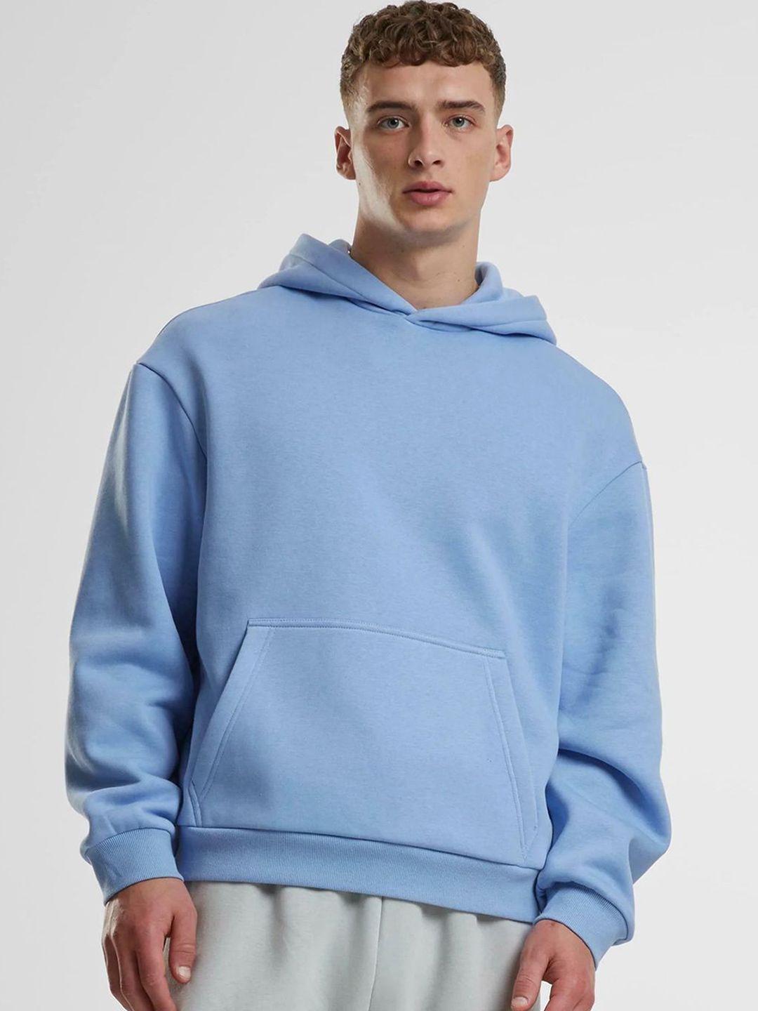 Men Solid Hooded Neck Long Sleeves Regular Pullover Sweatshirt