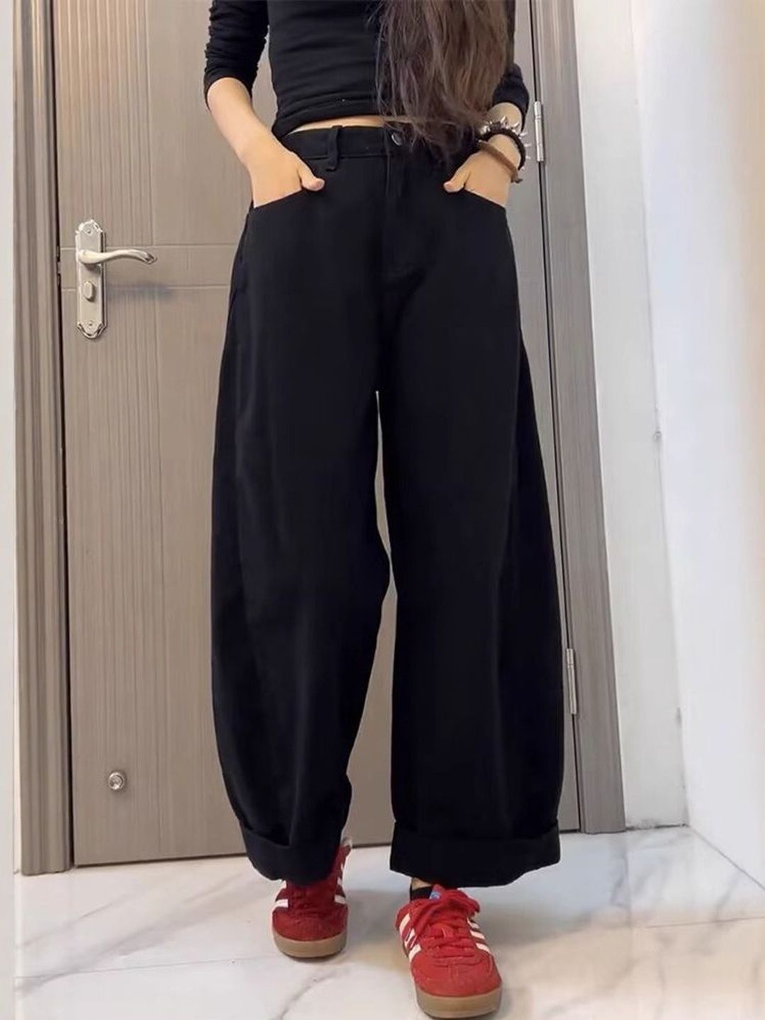 Women Straight Fit Mid-Rise Jeans