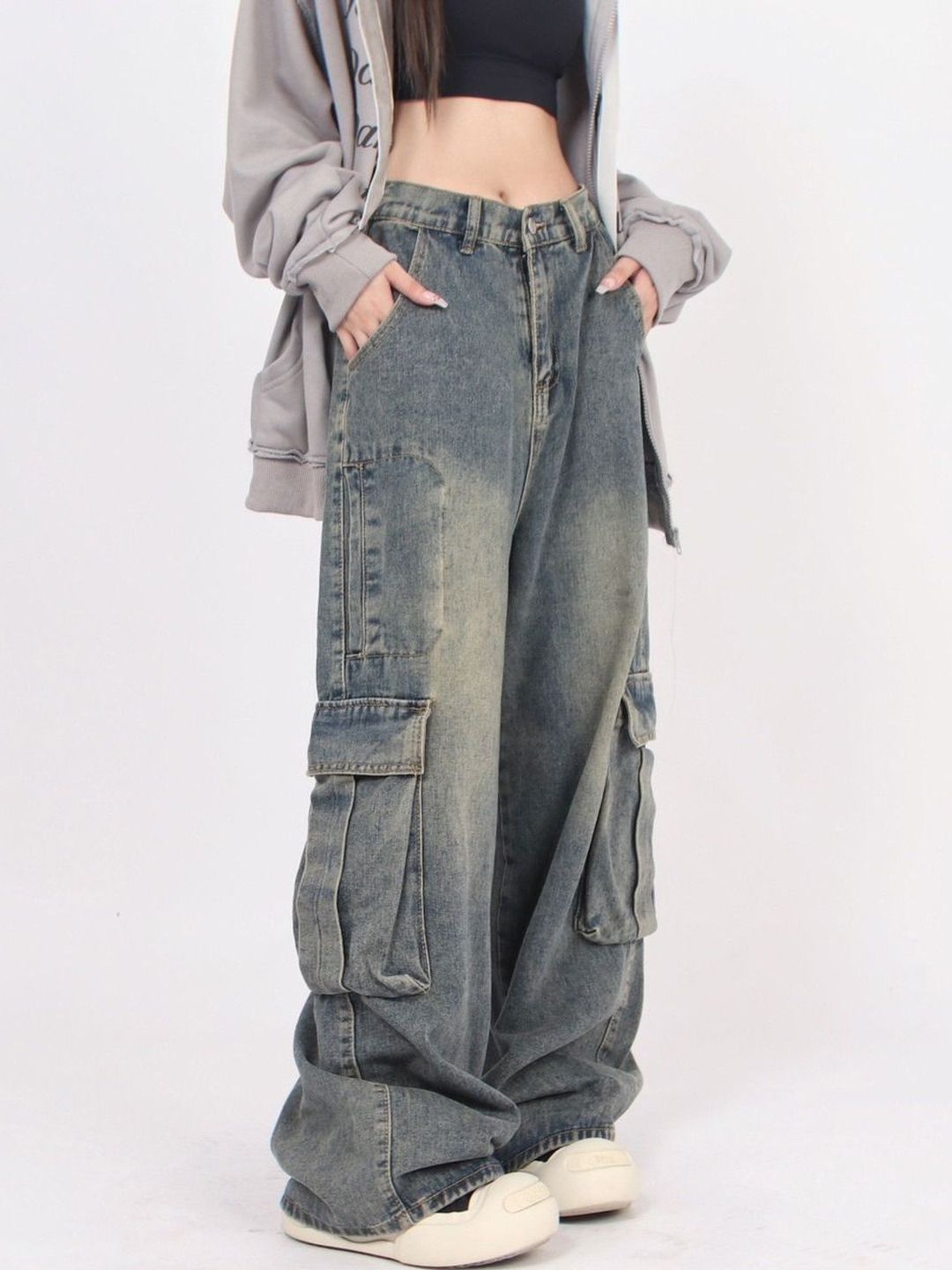 Women Wide Leg Mid-Rise Light Fade Jeans