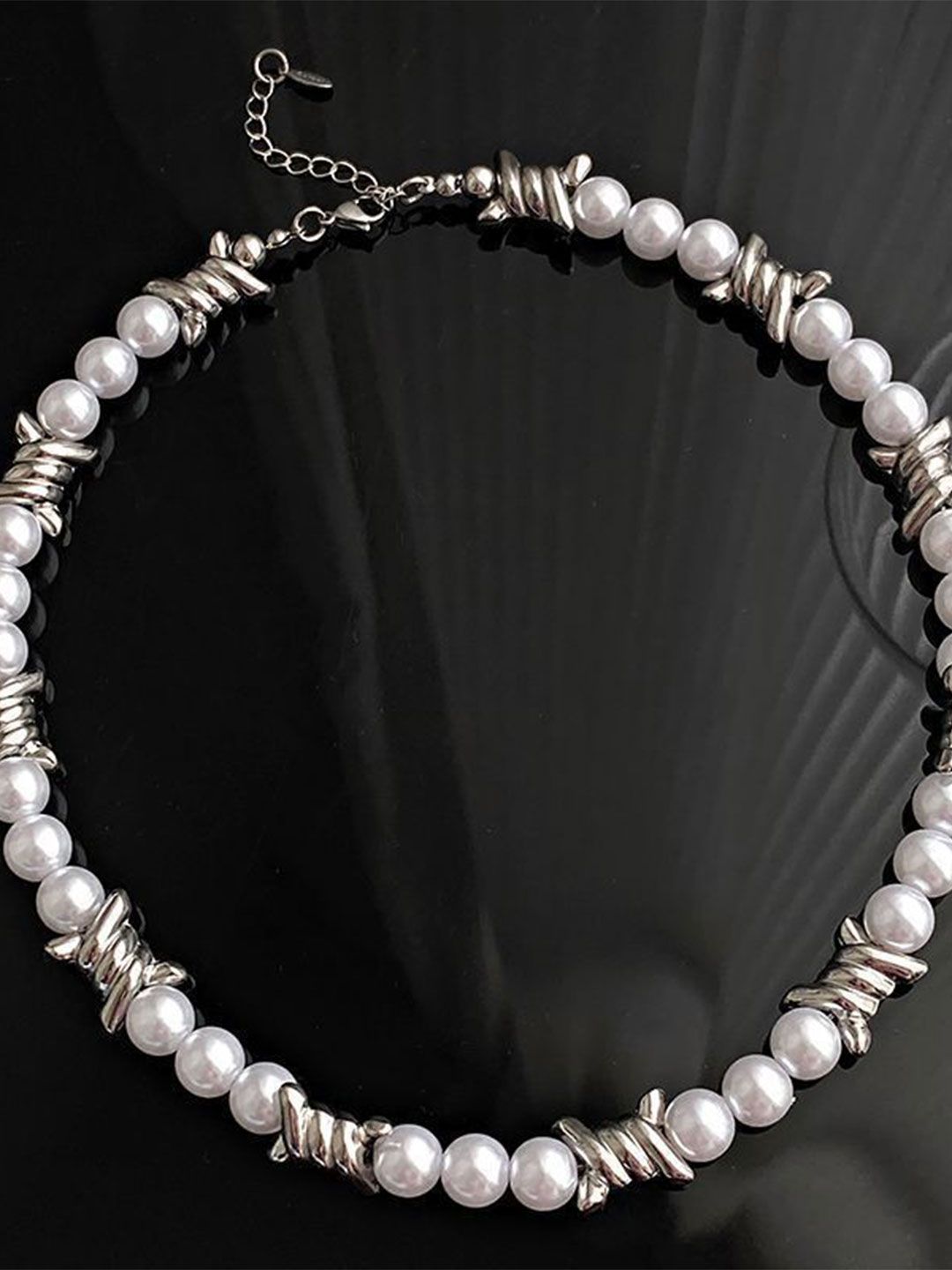 Silver-Plated Artificial Beaded Minimal Necklace