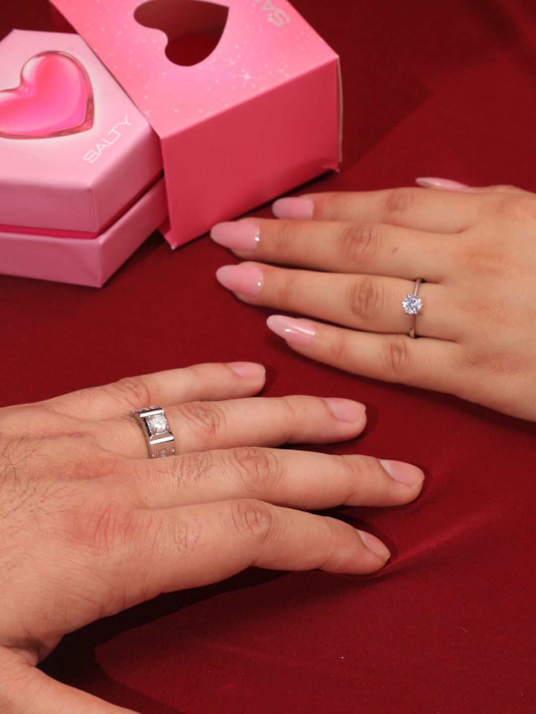 SALTY Unisex Set of 2 Stone Studded Unity Solitaire Couple Rings