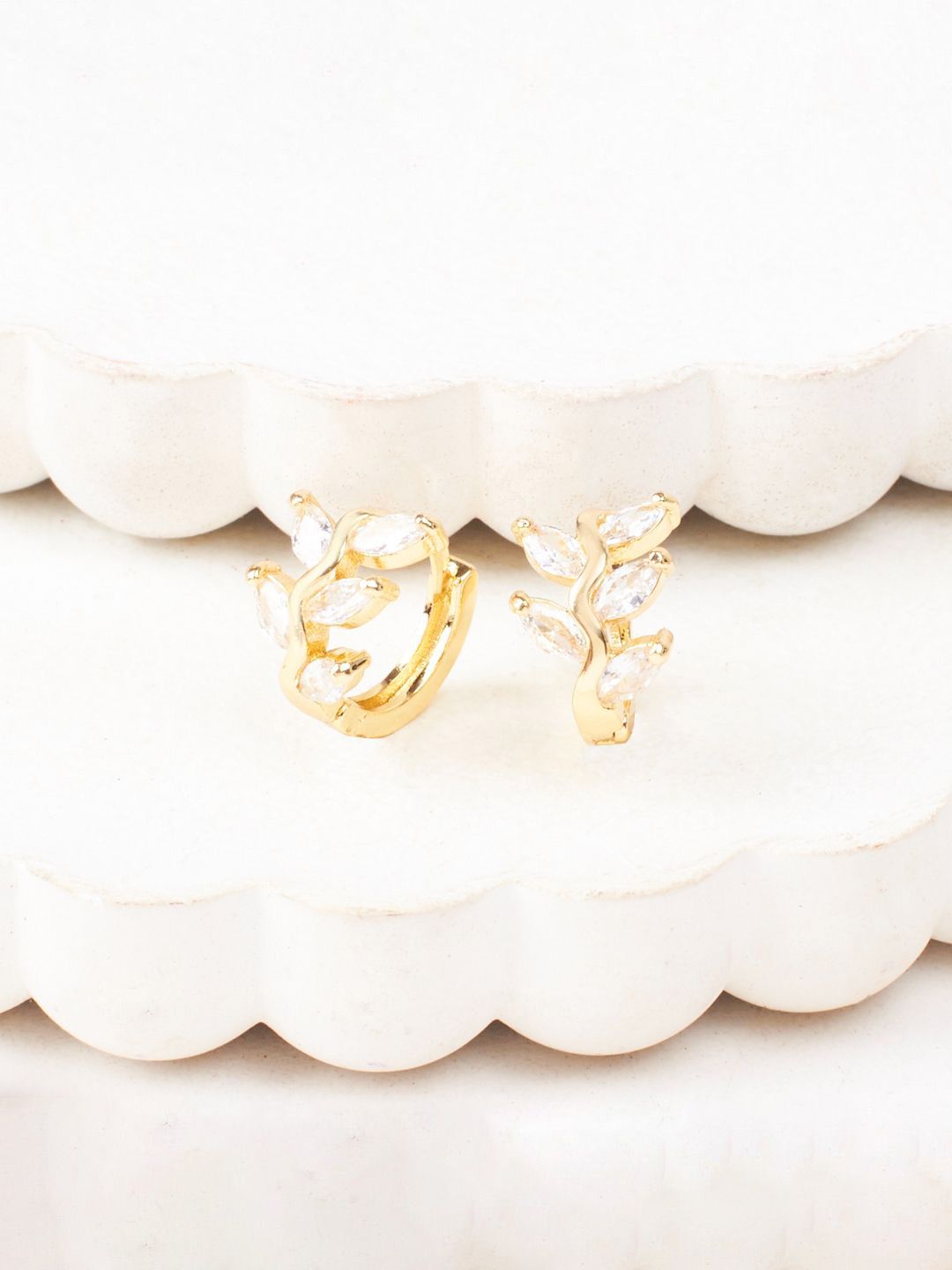 SALTY Artificial Stones Studded Leaf Shaped Studs