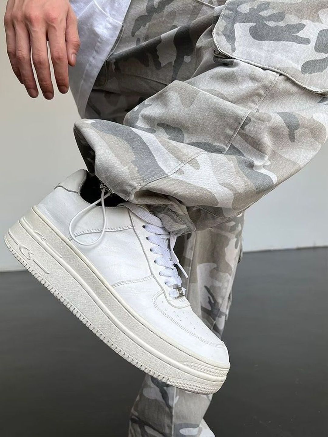Men Relaxed Fit Mid-Rise Printed Jeans