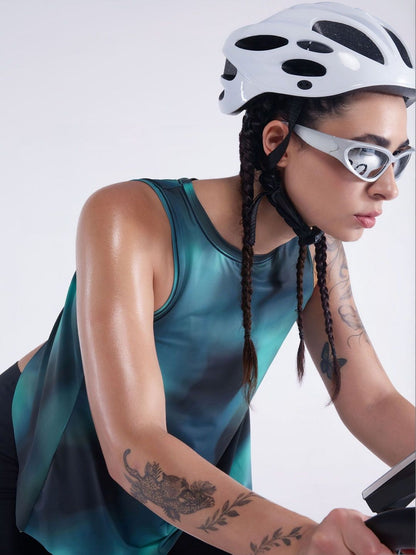 Teal Fluid Overlap Tank