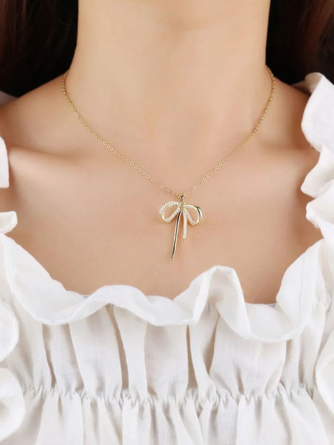 SALTY Cupids Bow Artificial Stones Studded Pendant With Chain