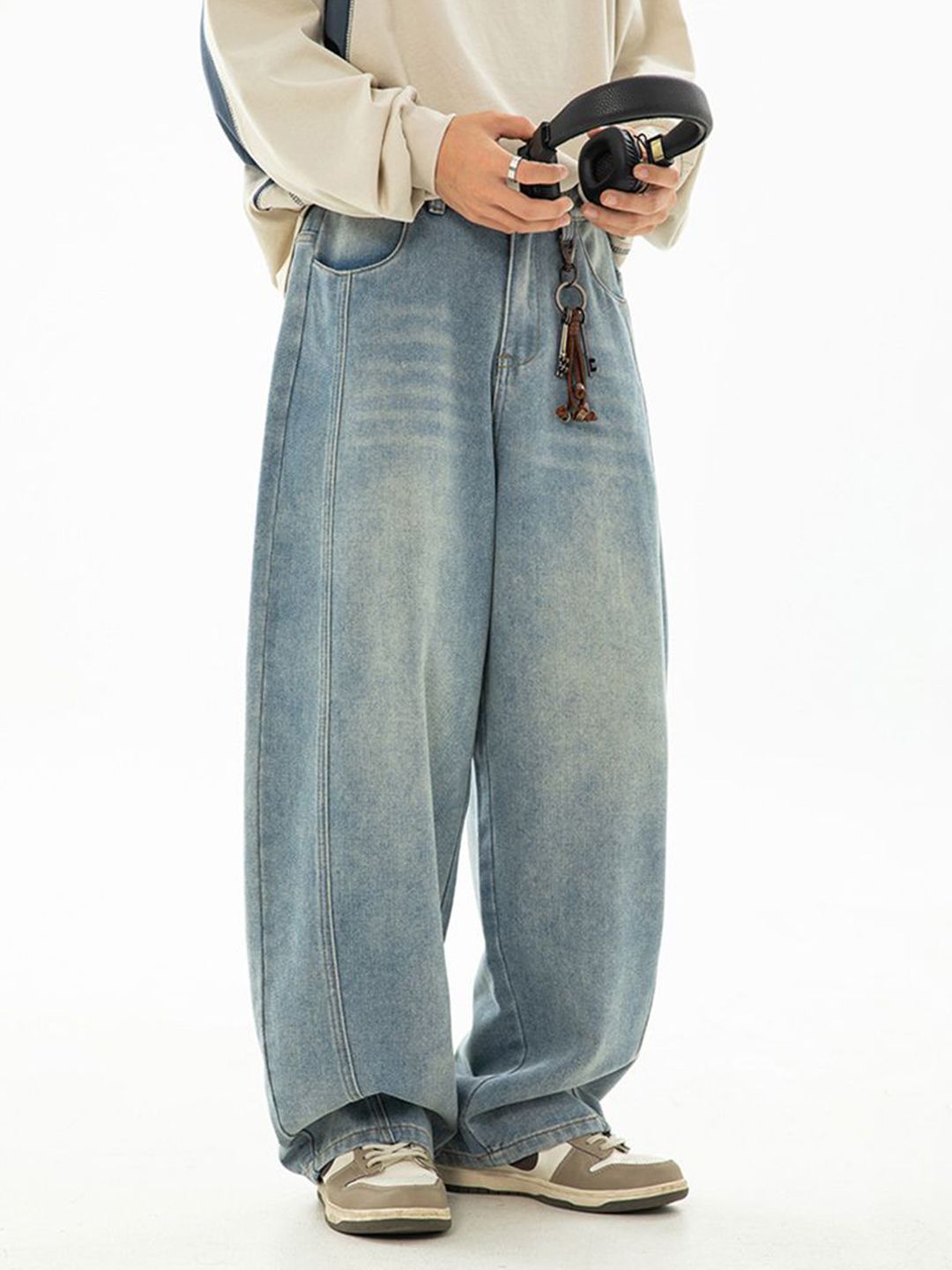 Men Wide Leg Mid-Rise Light Fade Jeans