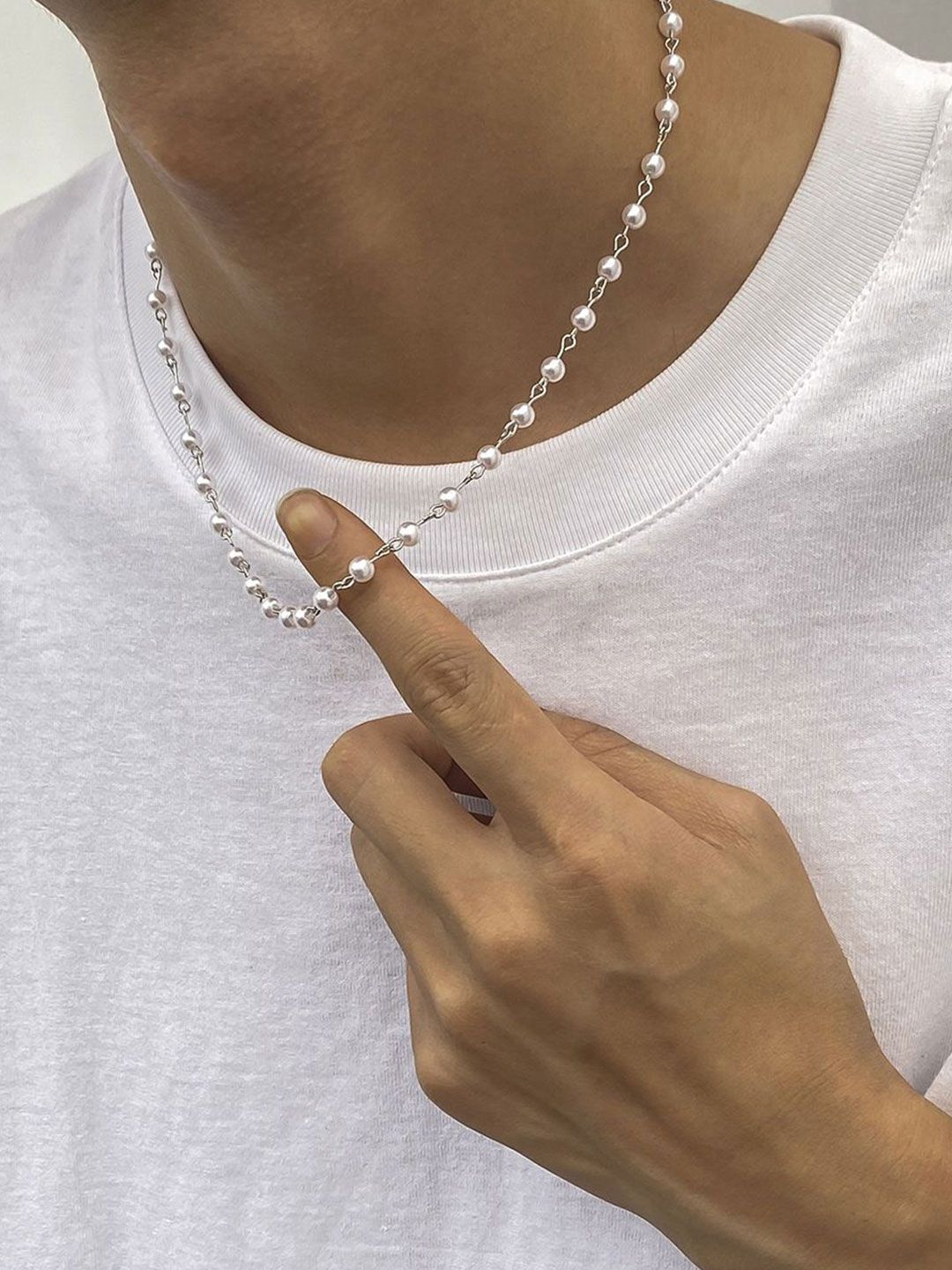 Silver-Plated Pearls Beaded Minimal Necklace