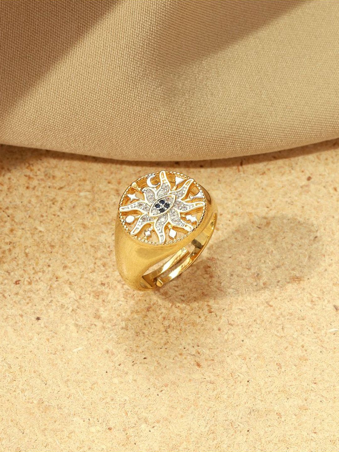 SALTY Starlit Vision Finger Ring