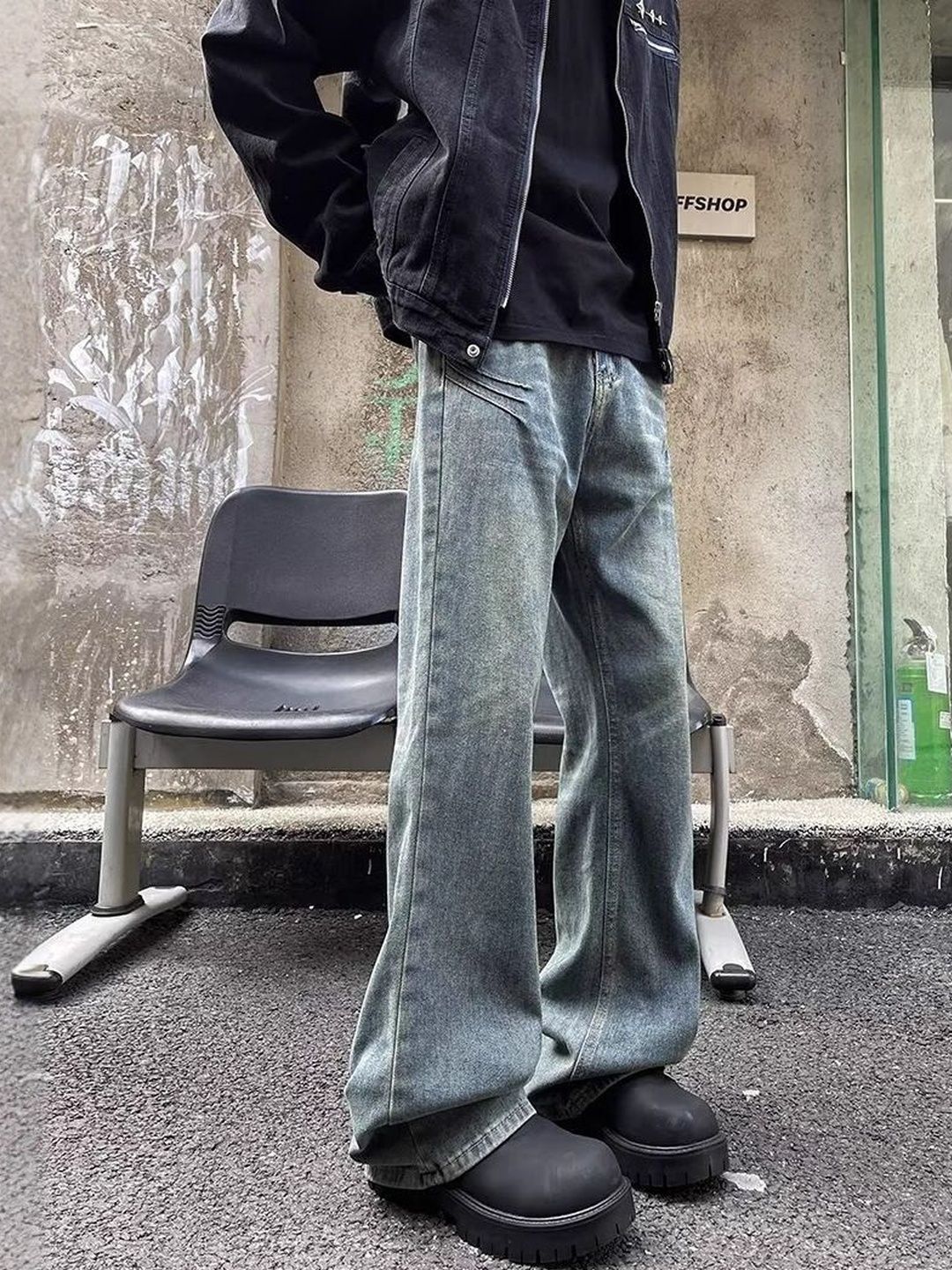 Men Flared Mid-Rise Light Fade Jeans