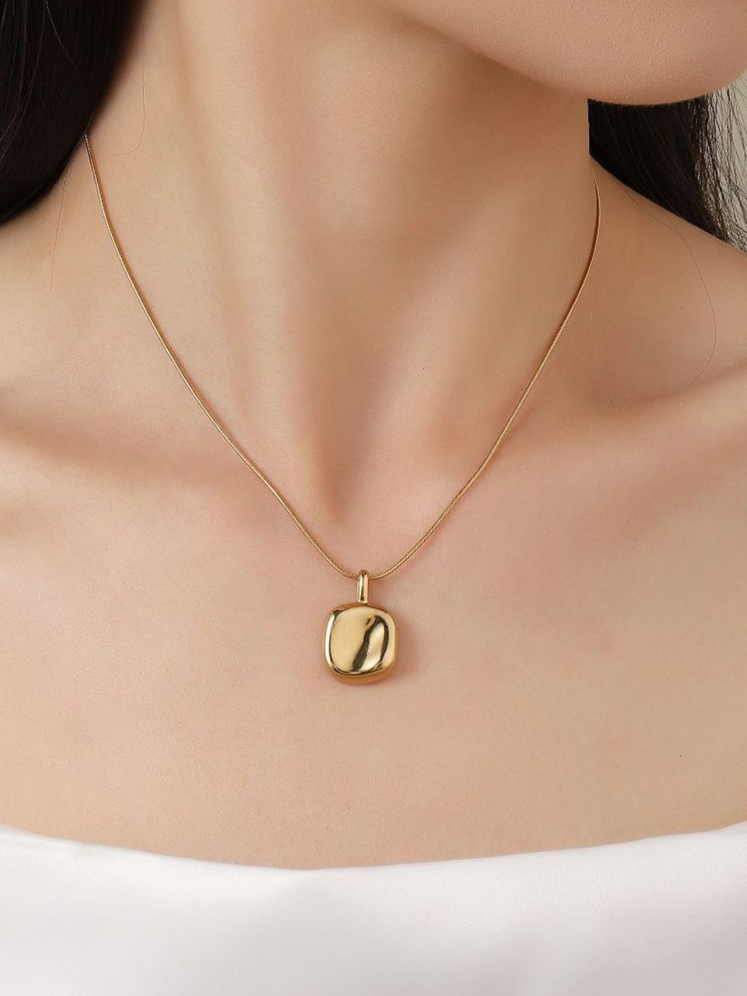 SALTY Stainless Steel Gold-Plated Square Shaped Textured Pendant With Chain
