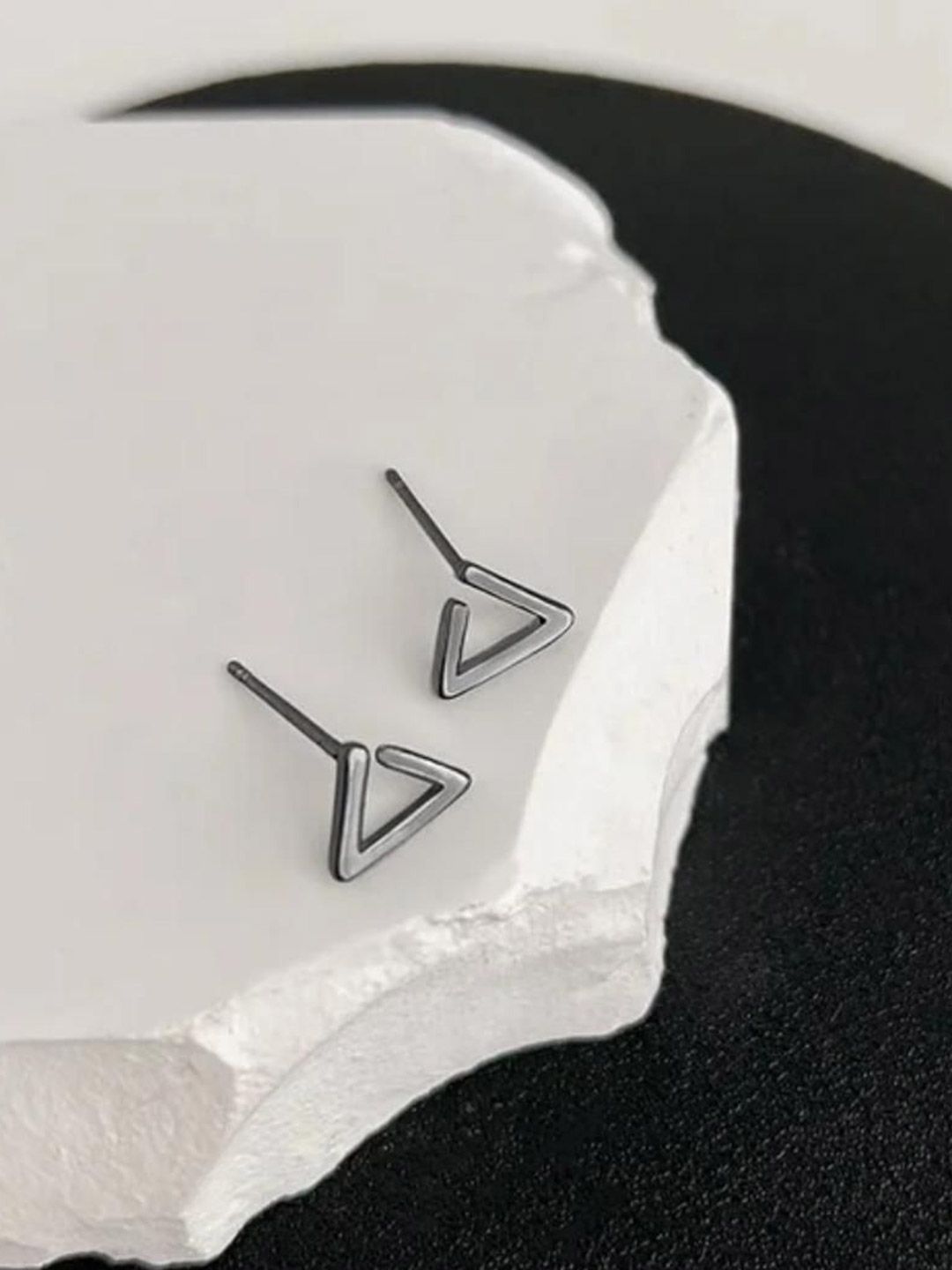 SALTY Obtuse Stainless Steel Antique Triangular Shaped Studs Earrings