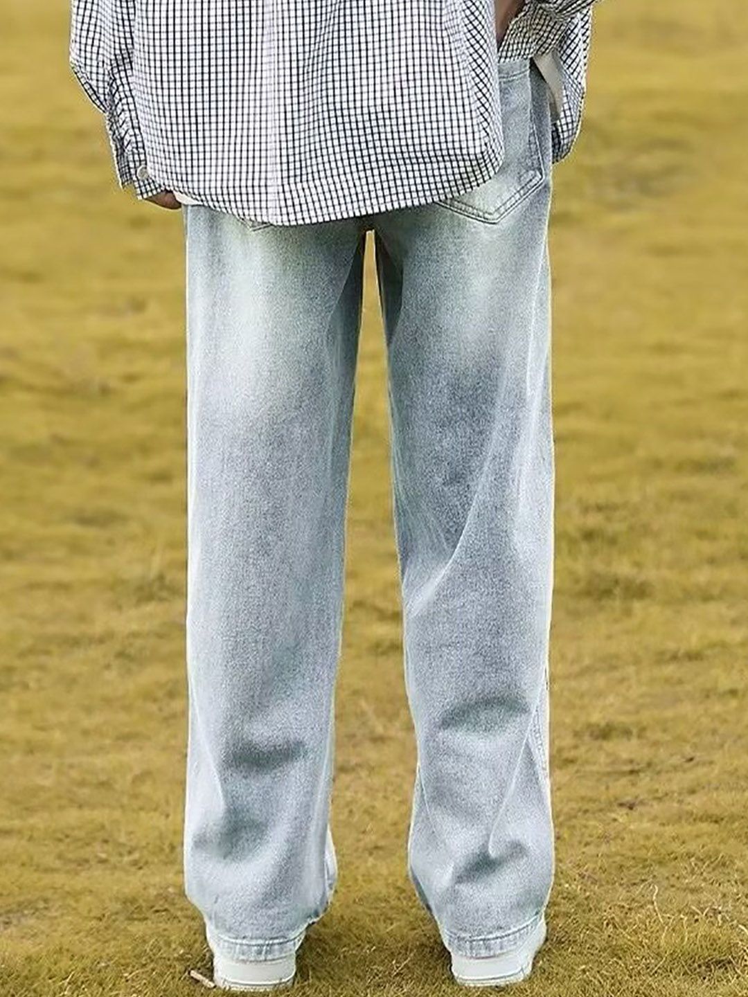Men Mid-Rise Wide Leg Light Fade Jeans