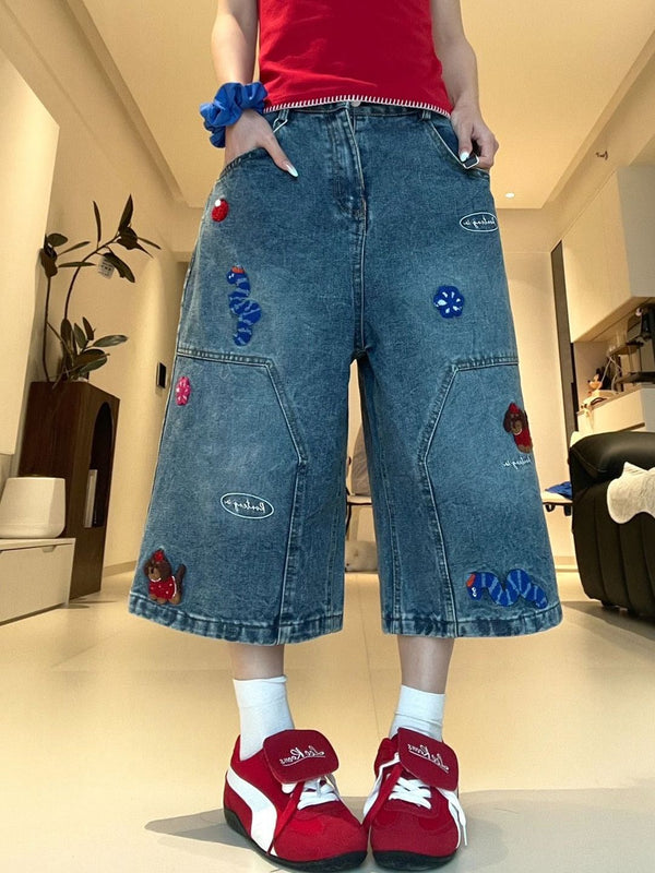 Women Regular Fit Mid-Rise Light Fade Embroidered Cropped Jeans