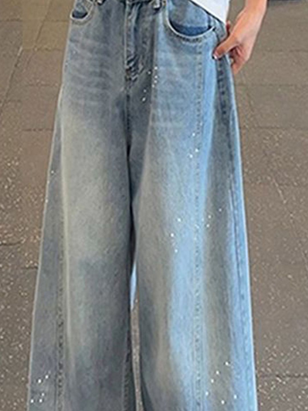 Men Wide Leg Mid-Rise Light Fade Jeans
